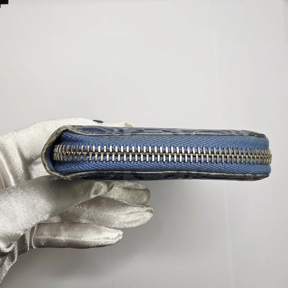 Salvatore Ferragamo Light Blue Leather Wallet - Picture 3 of 13